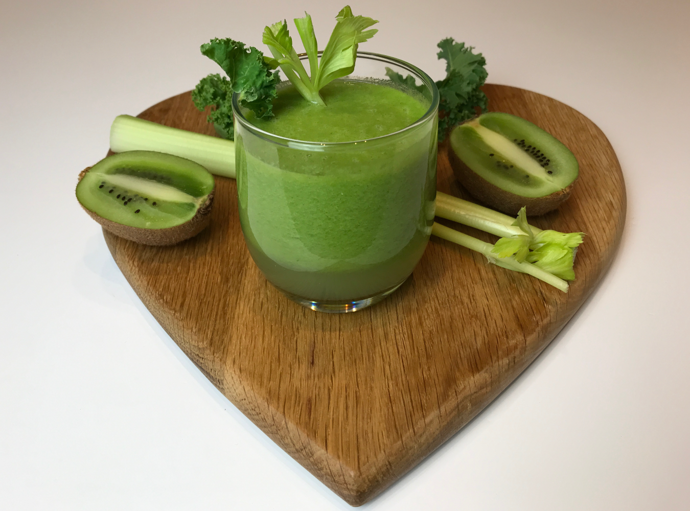 Celery kiwi and kale green juice