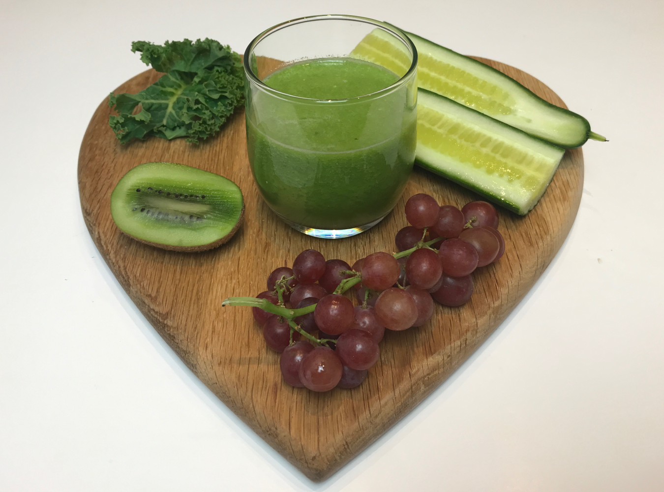 Kale-Kiwi-Grape-and-Cucumber-Juice